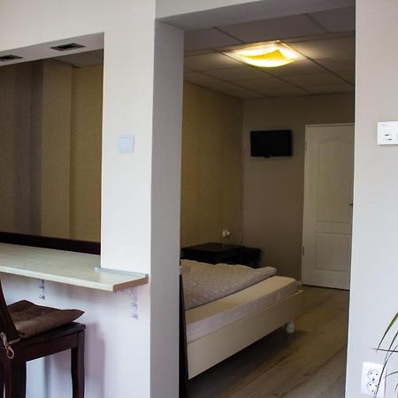 Yox Apartment 4 Oradea Buitenkant foto