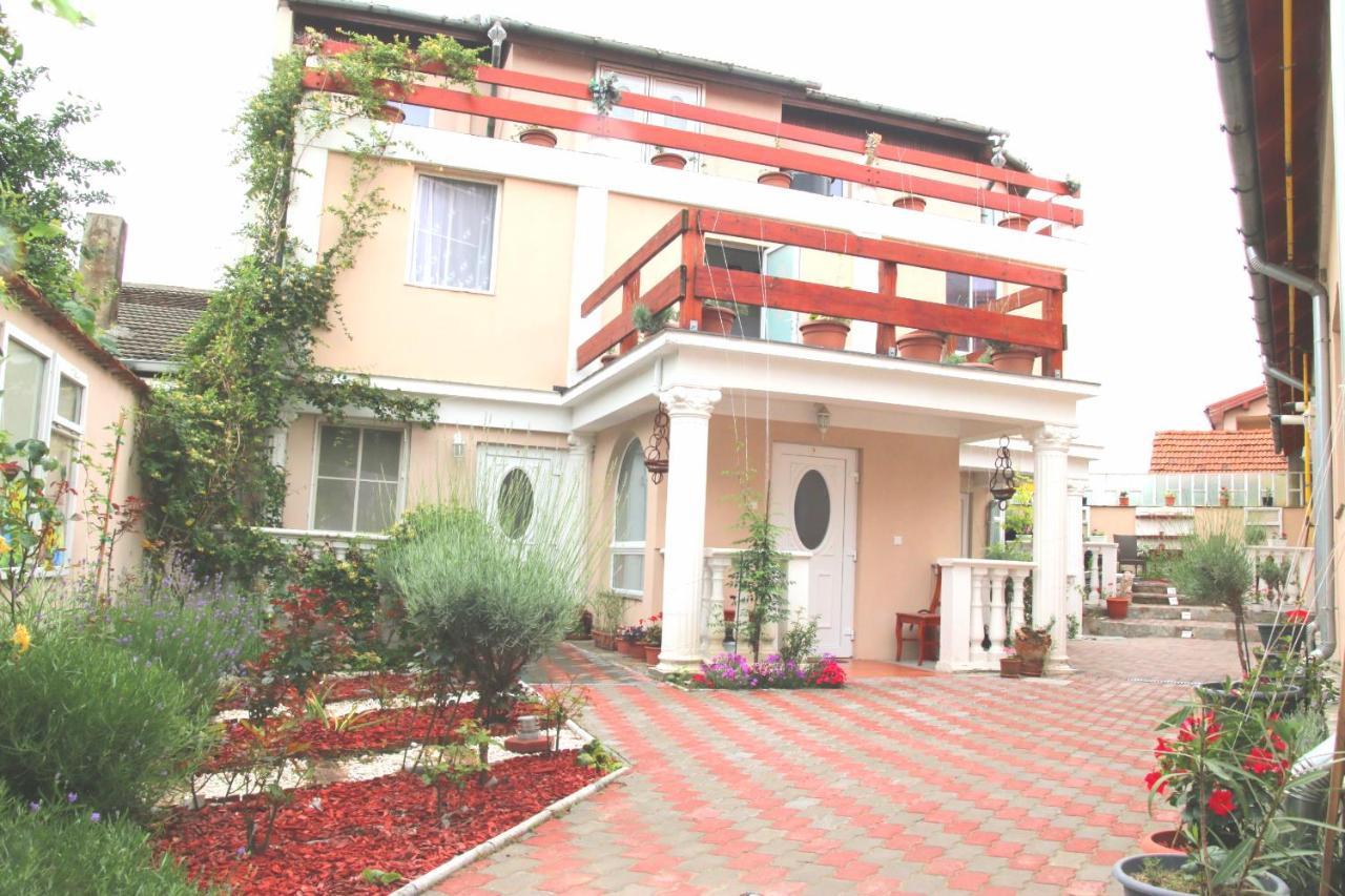 Yox Apartment 4 Oradea Buitenkant foto